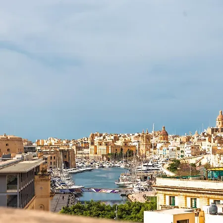 بيت للعطل Stylish Maltese 2br Townhouse With Harbour Views Cospicua