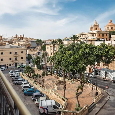 Stylish Maltese 2br Townhouse With Harbour Views * Cospicua