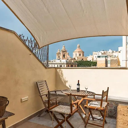 Stylish Maltese 2br Townhouse With Harbour Views Cospicua