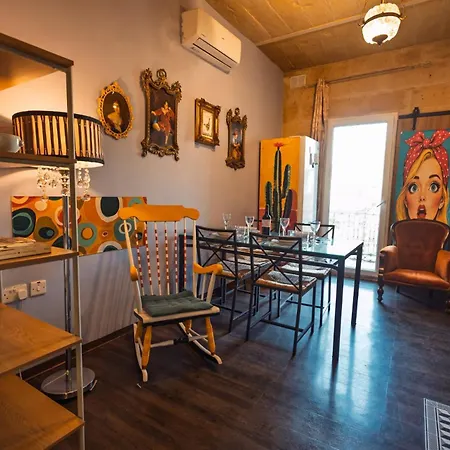 Stylish Maltese 2br Townhouse With Harbour Views * Cospicua