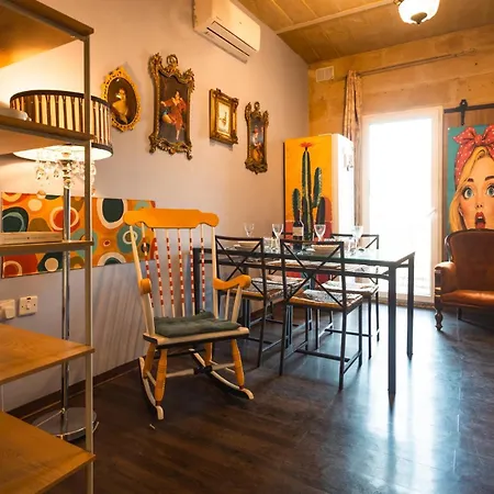 بيت للعطل Stylish Maltese 2br Townhouse With Harbour Views Cospicua