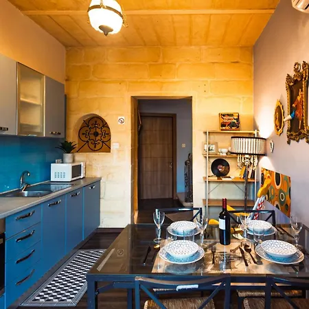 بيت للعطل Stylish Maltese 2br Townhouse With Harbour Views Cospicua