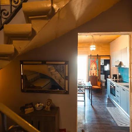 Stylish Maltese 2br Townhouse With Harbour Views *