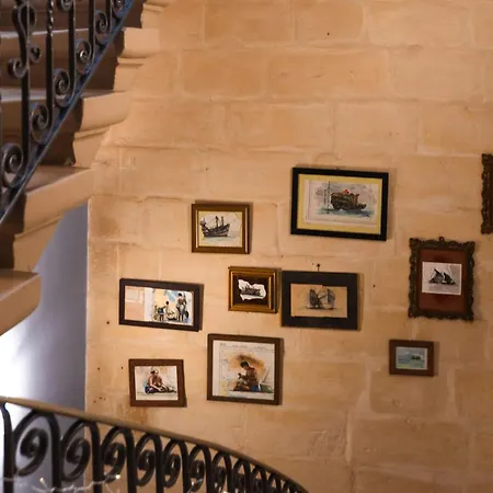 Stylish Maltese 2br Townhouse With Harbour Views * Cospicua