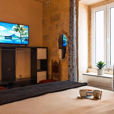بيت للعطل Stylish Maltese 2br Townhouse With Harbour Views *