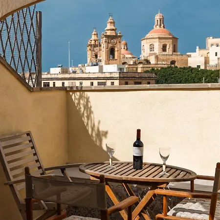بيت للعطل Stylish Maltese 2br Townhouse With Harbour Views Cospicua