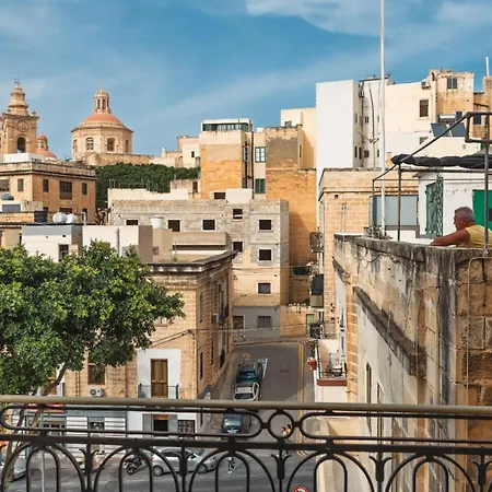 بيت للعطل Stylish Maltese 2br Townhouse With Harbour Views *