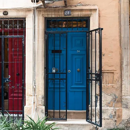 Stylish Maltese 2br Townhouse With Harbour Views * Cospicua