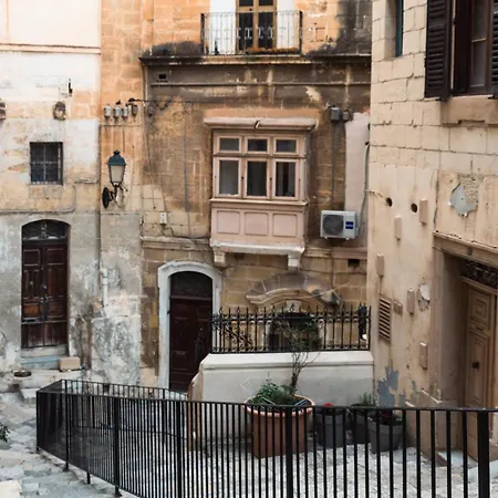 Stylish Maltese 2br Townhouse With Harbour Views بيت للعطل